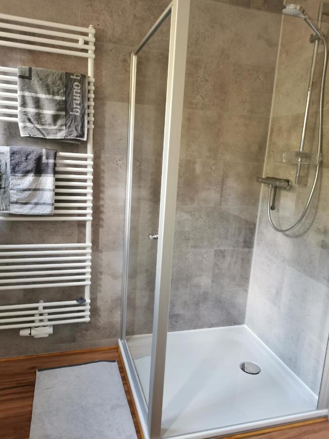 Ferienwohnung In Waldrandlage In Nationalpark Schleiden / Eifel Esterno foto